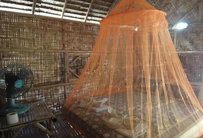 بنجلو قياسى مطلّ علي الحديقة, Varin Village Koh Lipe