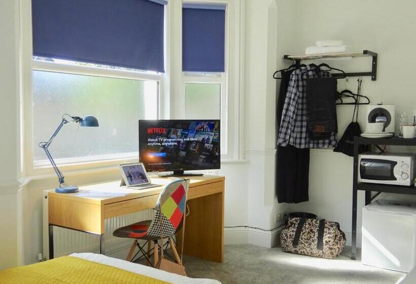 غرفة قياسية ثلاثية, Reading Serviced Rooms