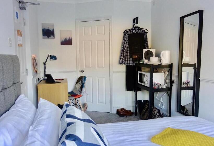 غرفة قياسية ثلاثية, Reading Serviced Rooms