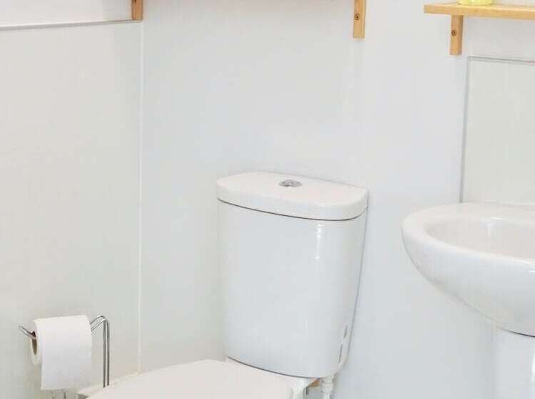 غرفة قياسية ثلاثية, Reading Serviced Rooms