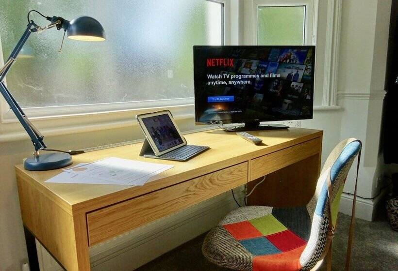 اتاق استاندارد سه نفره, Reading Serviced Rooms