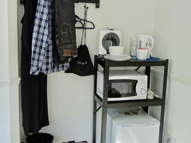 غرفة قياسية ثلاثية, Reading Serviced Rooms