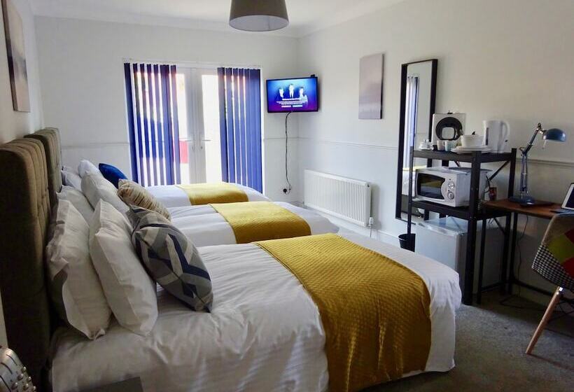 غرفة قياسية ثلاثية, Reading Serviced Rooms