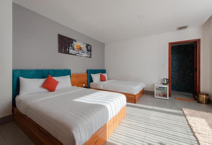 اتاق خانوادگی, The K Rin Villa