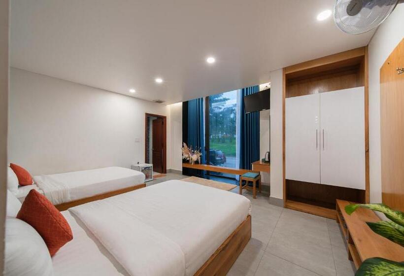 اتاق خانوادگی, The K Rin Villa