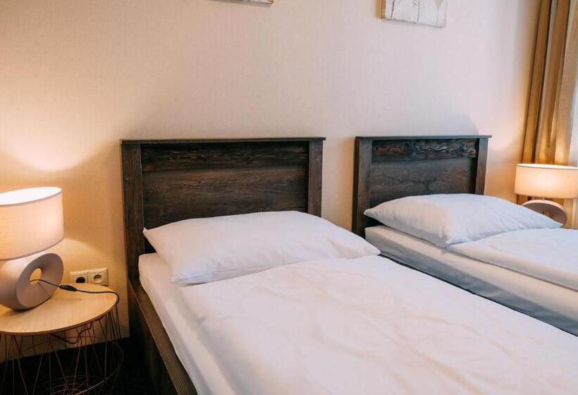 חדר סטנדרט, Pension Relish