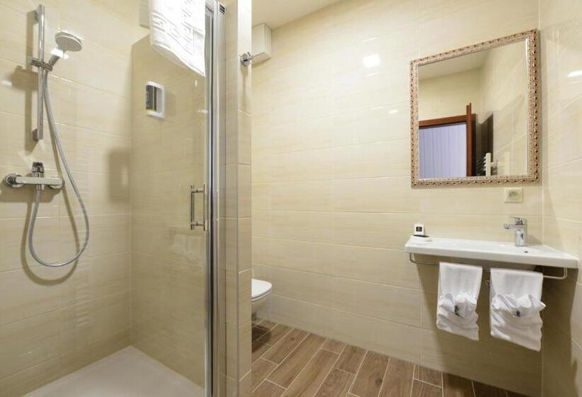 חדר סטנדרט, Pension Relish