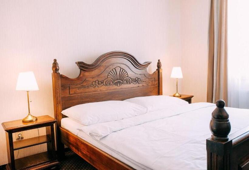 דירת חדר, Pension Relish