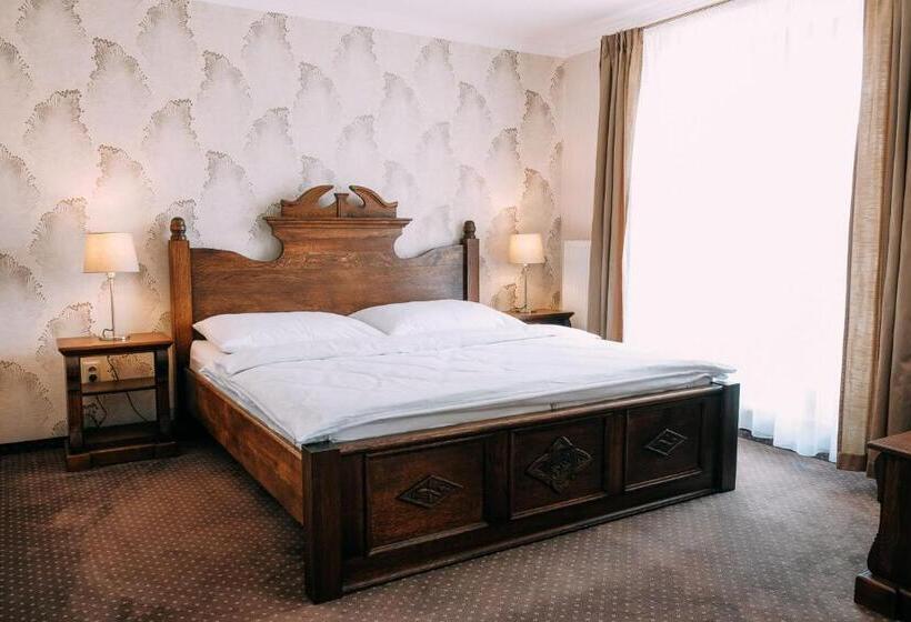 דירת חדר, Pension Relish