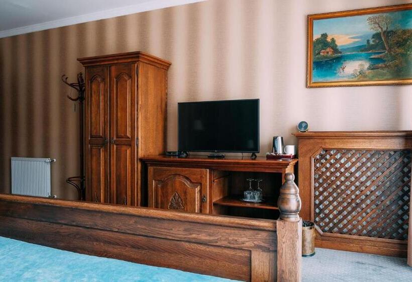 חדר סופריור, Pension Relish