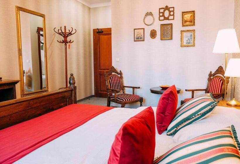 חדר סופריור, Pension Relish