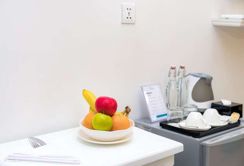 غرفة ديلوكس مطلة على حمام السباحة, Glow Inn Siem Reap