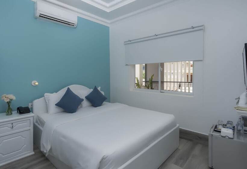 غرفة ديلوكس مطلة على حمام السباحة, Glow Inn Siem Reap