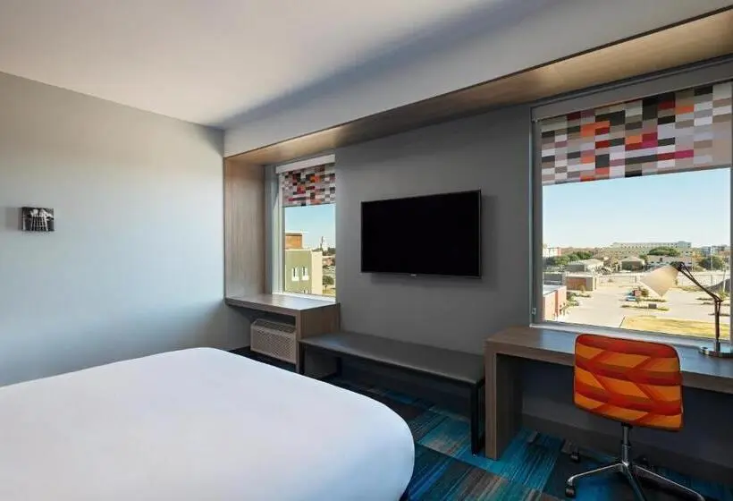 キングサイズベッドのスタンダードルーム, Aloft Waco Downtown