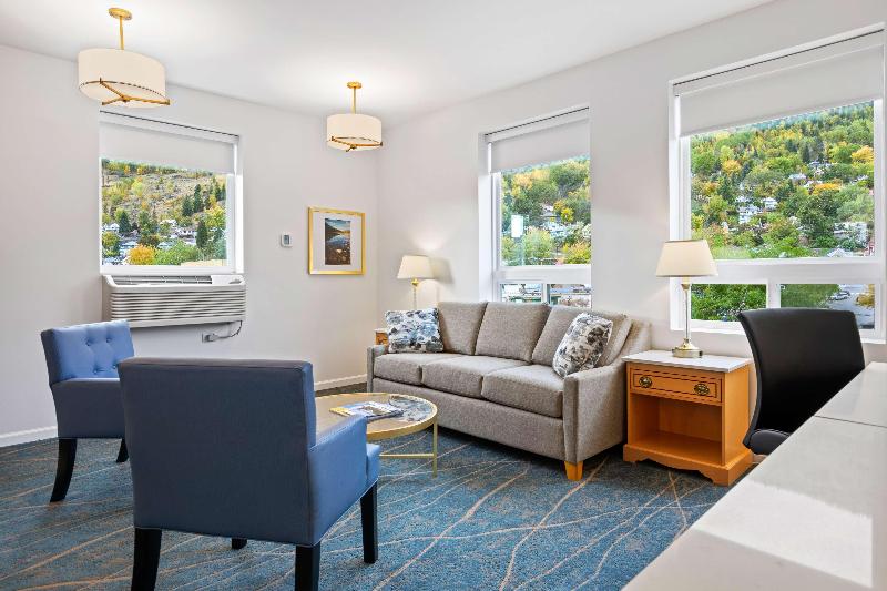 סוויטה, Crown Columbia Hotel; Bw Premier Collection