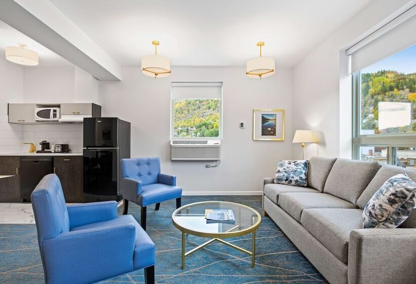 סוויטה, Crown Columbia Hotel; Bw Premier Collection