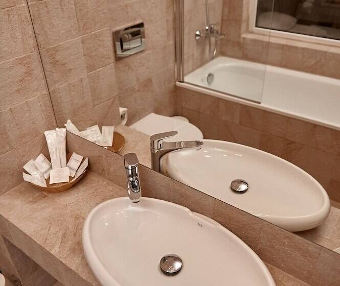 اتاق استاندارد, Hollywood De Luxe