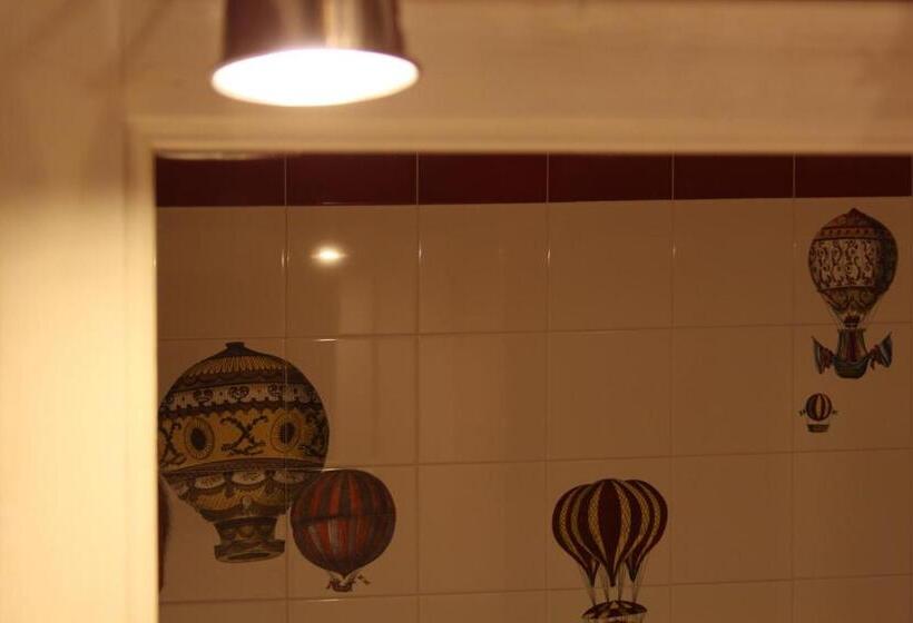 غرفة قياسية ثلاثية, B&b Re Umberto