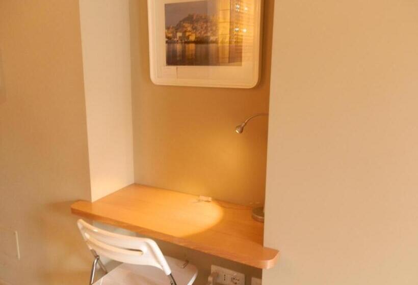 غرفة قياسية رباعية, B&b Re Umberto