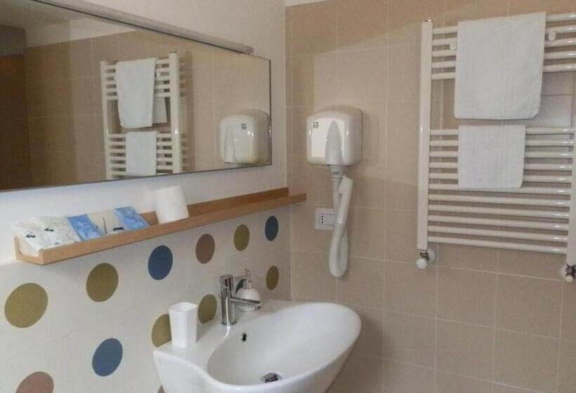 شقة غرفة واحدة مزودة بتراس, B&b Re Umberto