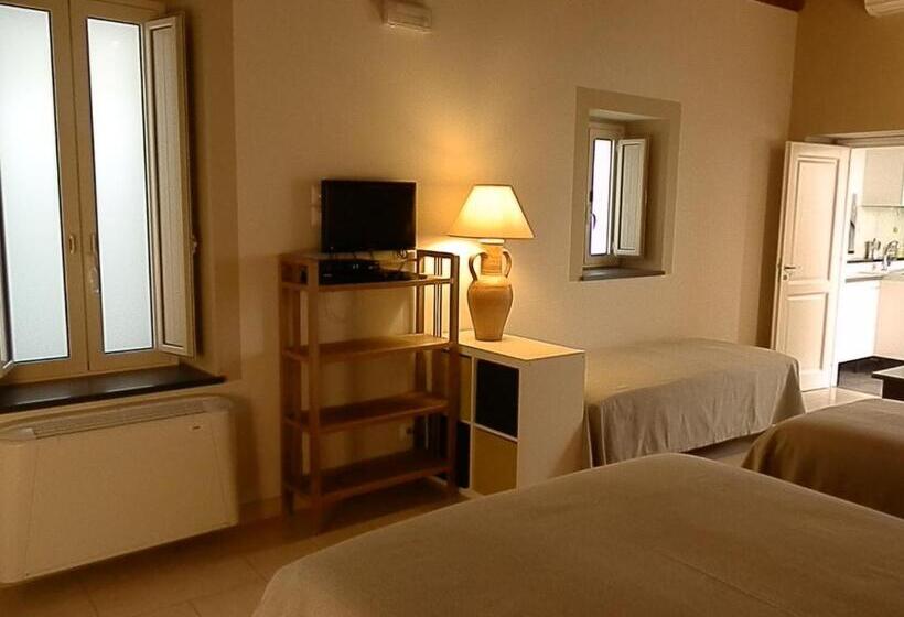 Apartamento 1 Dormitório com Terraço, B&b Re Umberto