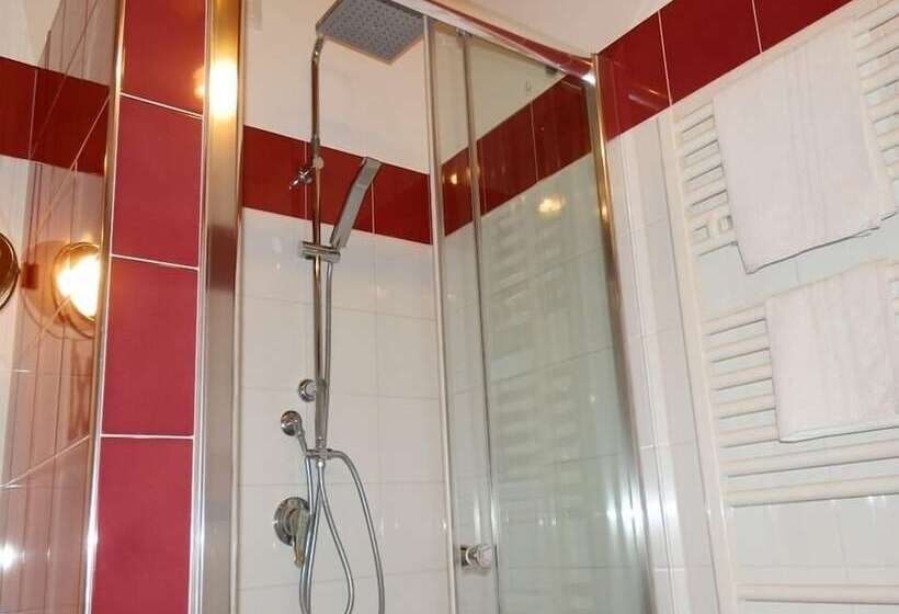 غرفة قياسية رباعية, B&b Re Umberto