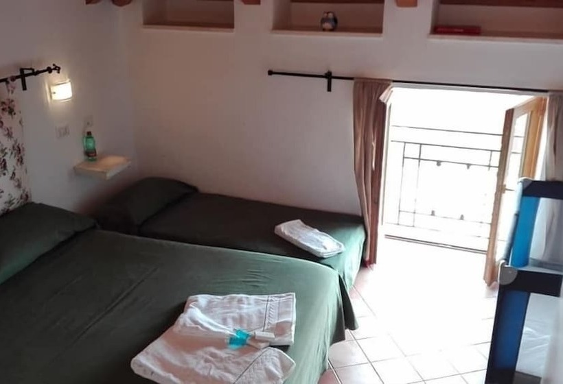 Camera Familiare Vista Mare, Casa Falcone B&b