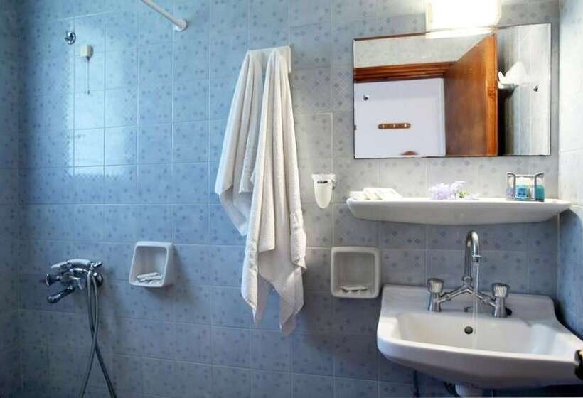 Triple Room Sea View, Nostos