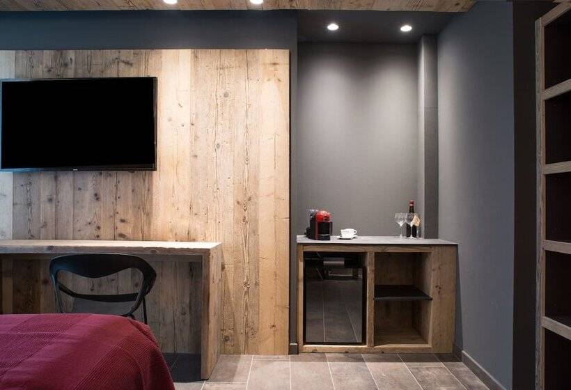 ジュニアスイート, San Vitale