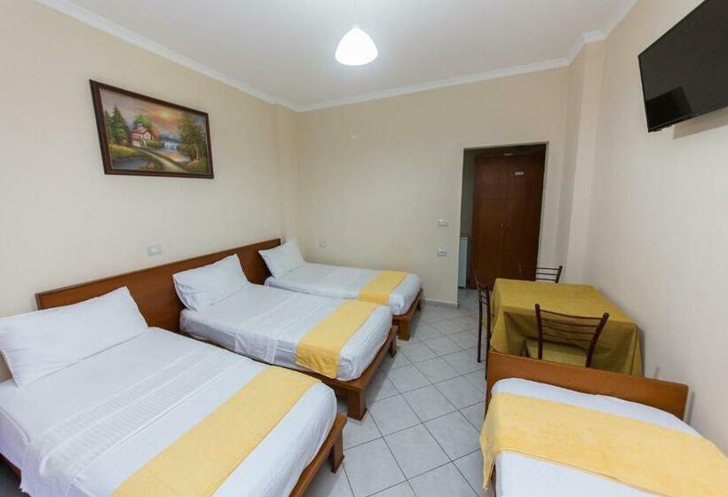 غرفة قياسية رباعية مطلة على البحر, Vila Misiri