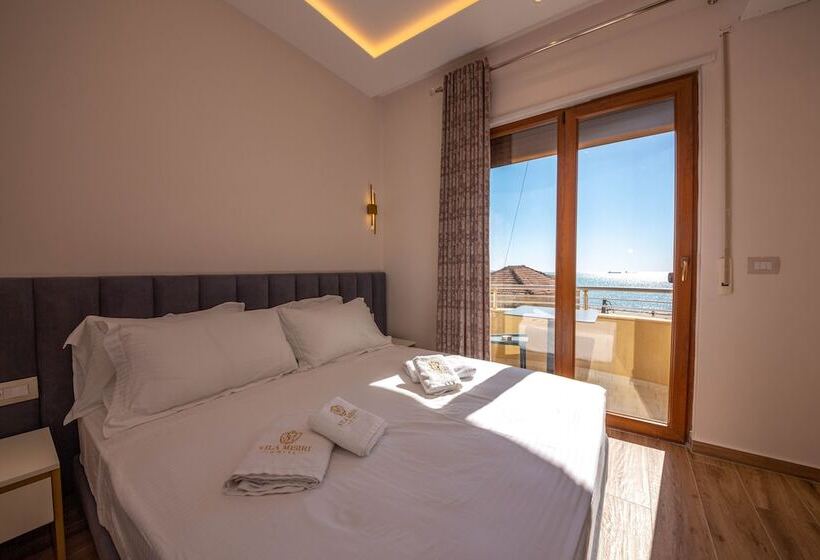 غرفة قياسية مطلّة علي البحر مزوَّدة بشُرفة, Vila Misiri