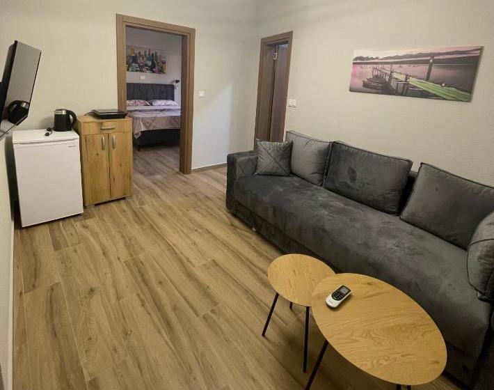 آپارتمان 1 خوابه با بالکن, Apart Hotel Xxl Lux