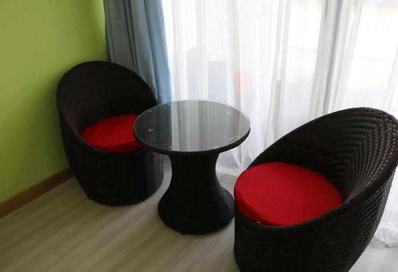 デラックスルーム, Nadi Fancy