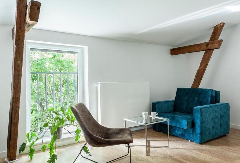 Deluxe Suite King Bed, Cinema Apartments