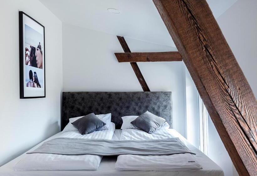 استودیوی لوکس, Cinema Apartments