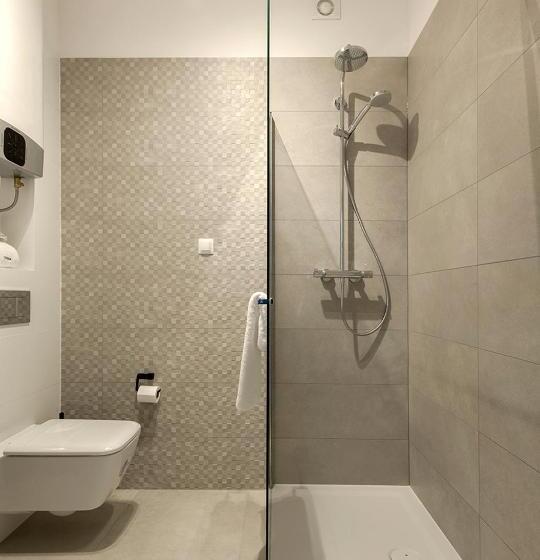 استودیوی لوکس, Cinema Apartments