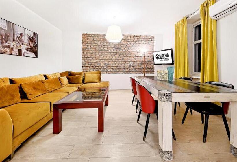 آپارتمان 1 خوابه, Cinema Apartments