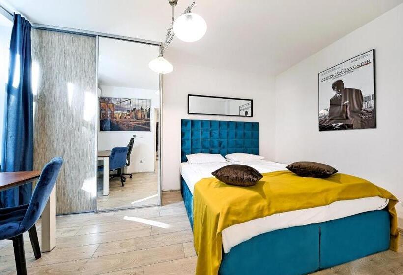 آپارتمان 1 خوابه, Cinema Apartments