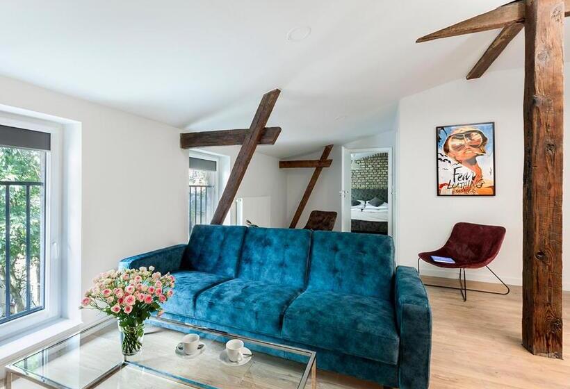 Deluxe Suite King Bed, Cinema Apartments