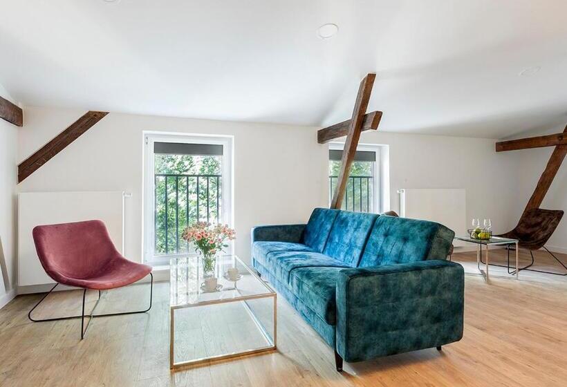 Deluxe Suite King Bed, Cinema Apartments