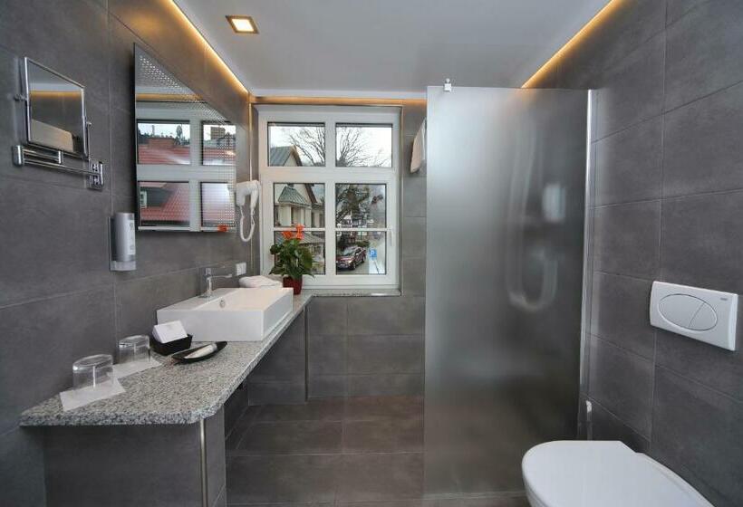 סוויטה, Central 1920