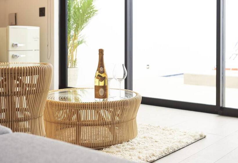 سوییت سوپریور, Grand Bleu Gamin