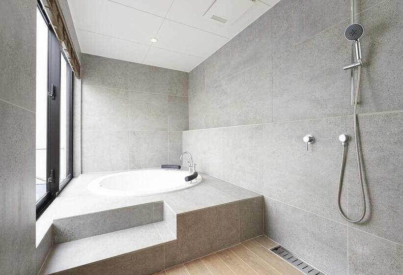 سوییت لوکس, Grand Bleu Gamin