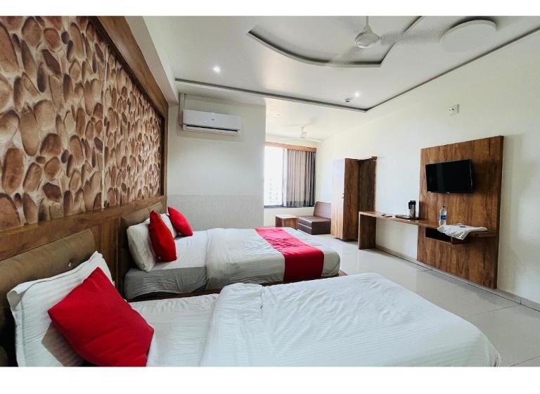 اتاق لوکس سه تخته, Hill City