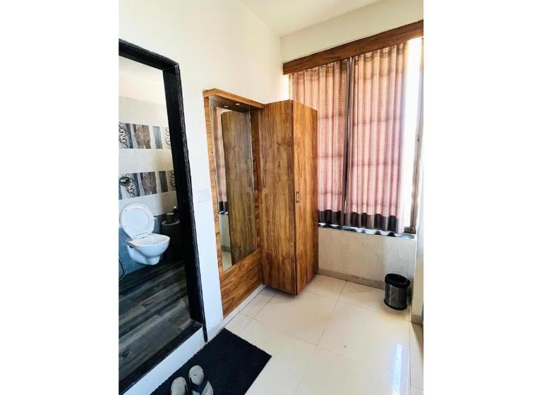 اتاق لوکس, Hill City