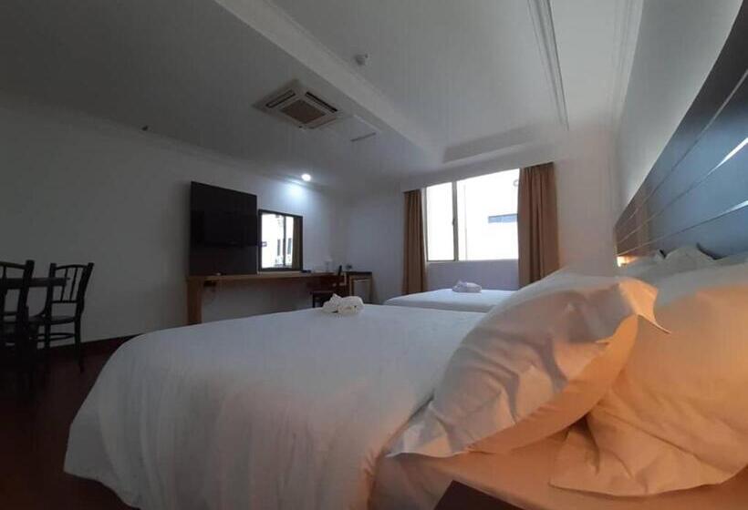 غرفة ديلوكس, Sara