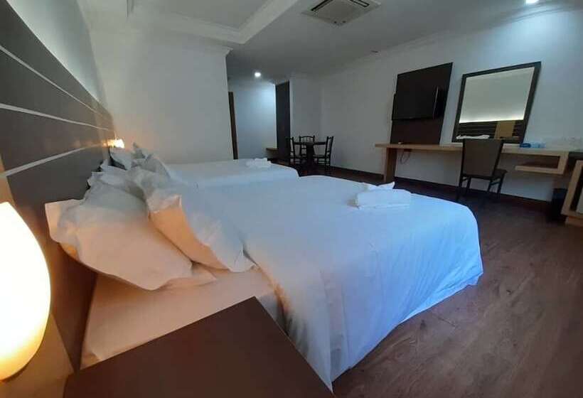 غرفة ديلوكس, Sara