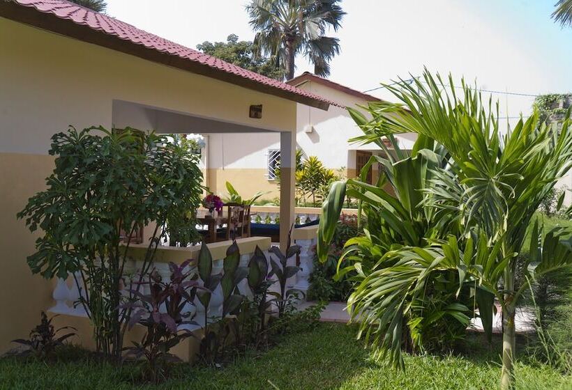 بانگلوی استاندارد, Kunta Kinteh Beach Complex