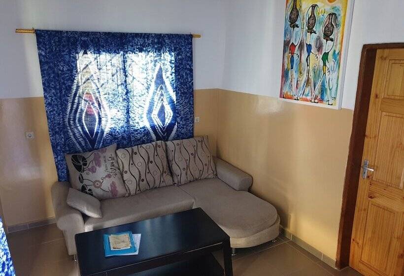 بانگلوی استاندارد, Kunta Kinteh Beach Complex