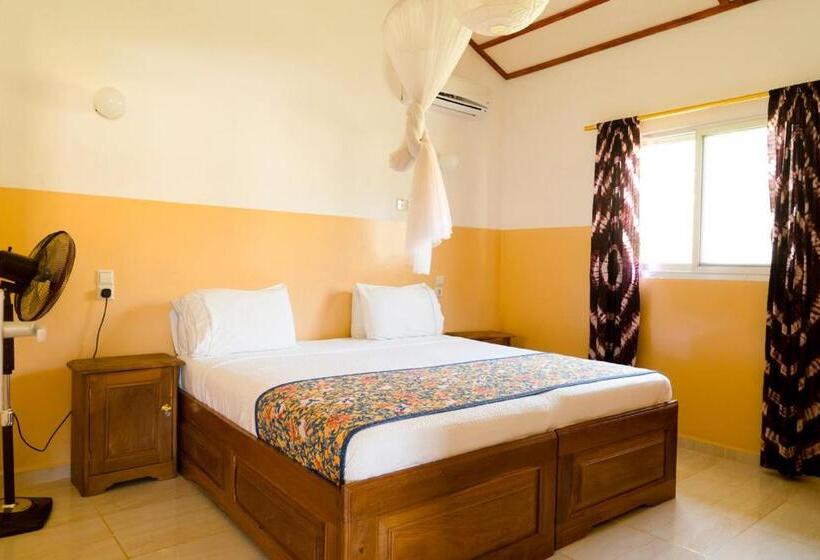 بانگلوی استاندارد, Kunta Kinteh Beach Complex